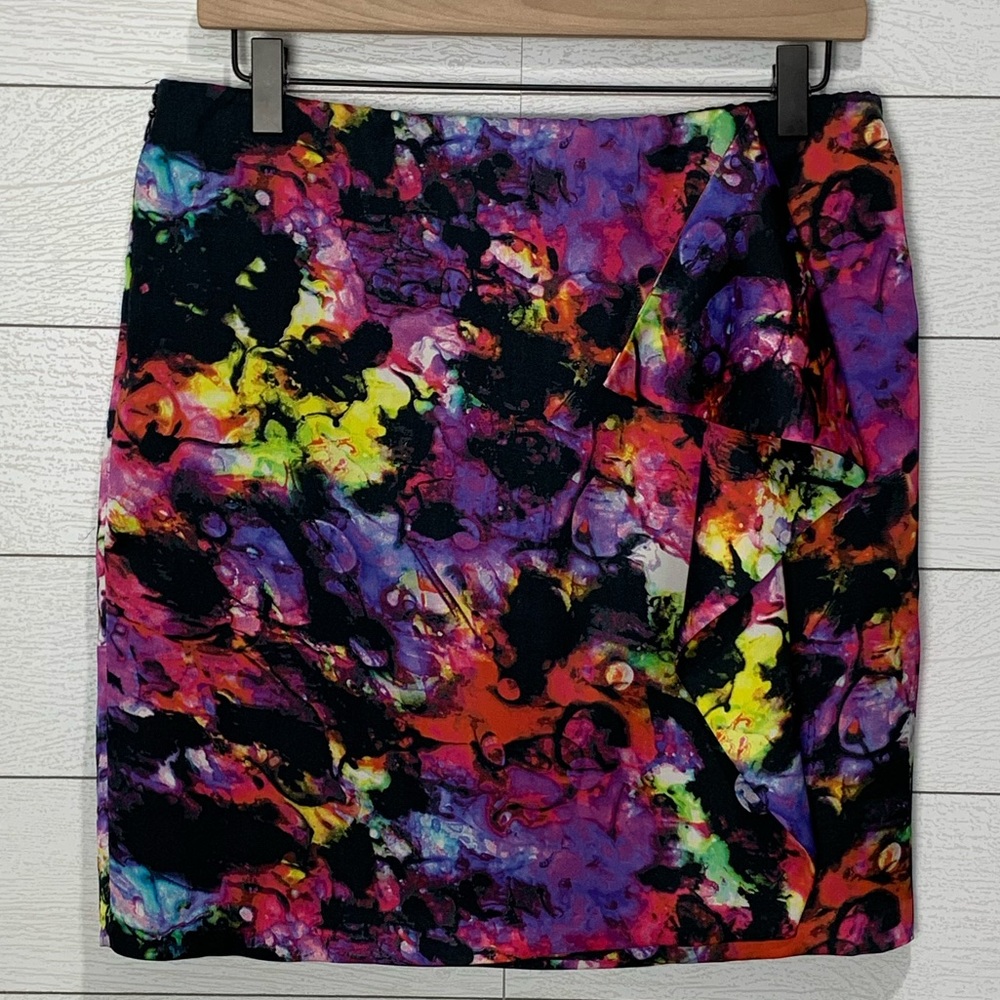 Vince Camuto multiple Color Skirt Size 8